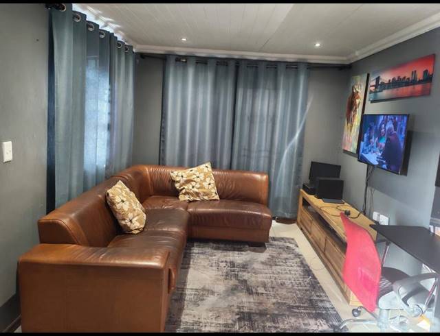 7 BEDROOM HOUSE FOR SALE IN MANDALAY